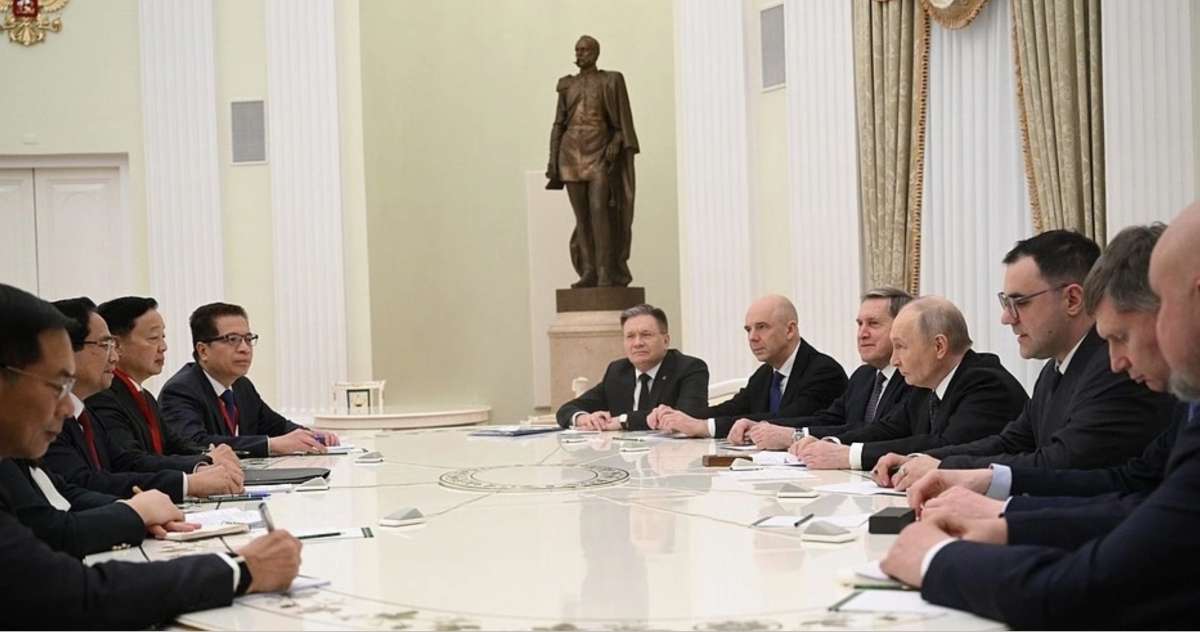 PM Chinh meets President Putin as Russia pledges stronger cooperation with Vietnam